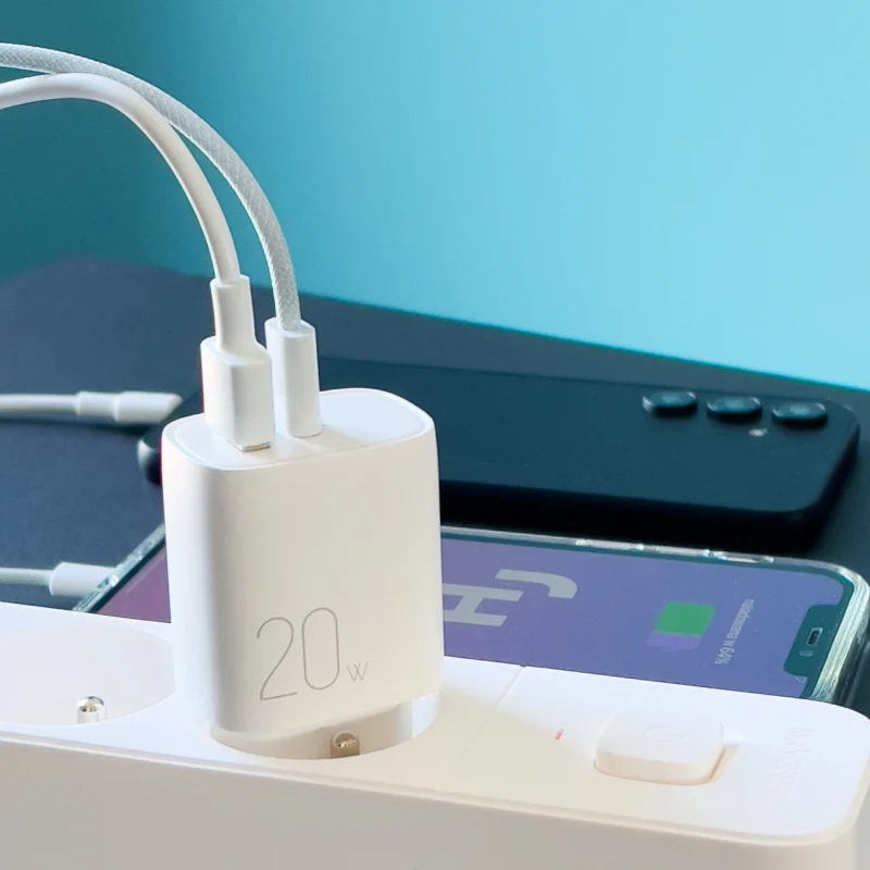 Joyroom szybka ładowarka sieciowa USB-A QC3.0 / USB-C PD 20W biała (L-QP2011) - obrazek 2