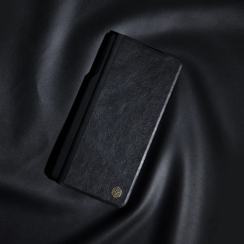 Skórzane etui z klapką i osłoną aparatu do Samsung Galaxy Z Fold 5 Nillkin Qin Leather Pro - czarne - obrazek 15