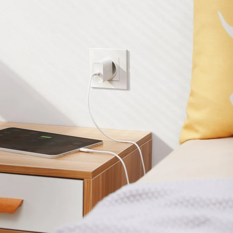 Ugreen szybka ładowarka sieciowa USB Typ C Power Delivery 30 W Quick Charge 4.0 biały (70161) - obrazek 4