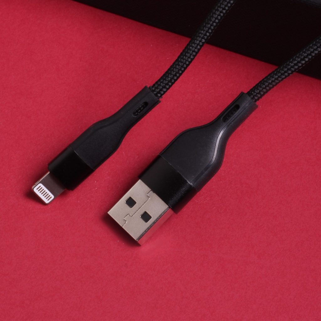 Maxlife kabel MXUC-07 USB - Lightning 1,0 m 2,4A czarny nylonowy - obrazek 5