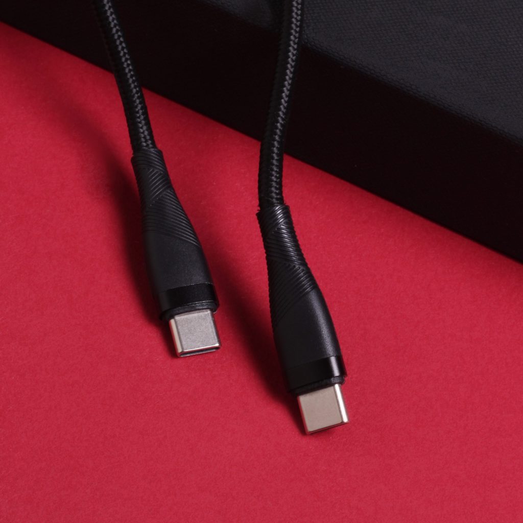 Maxlife kabel MXUC-08 USB-C - USB-C 1,0 m 100W czarny nylonowy - obrazek 4