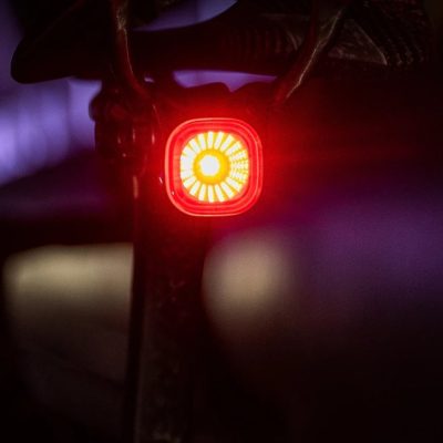 XOSS-XR01-LAMPKA-LED-SMART-TYL-SMART-TAIL-LIGHT-AKUMULATOR-IPX6-Marka-Xoss